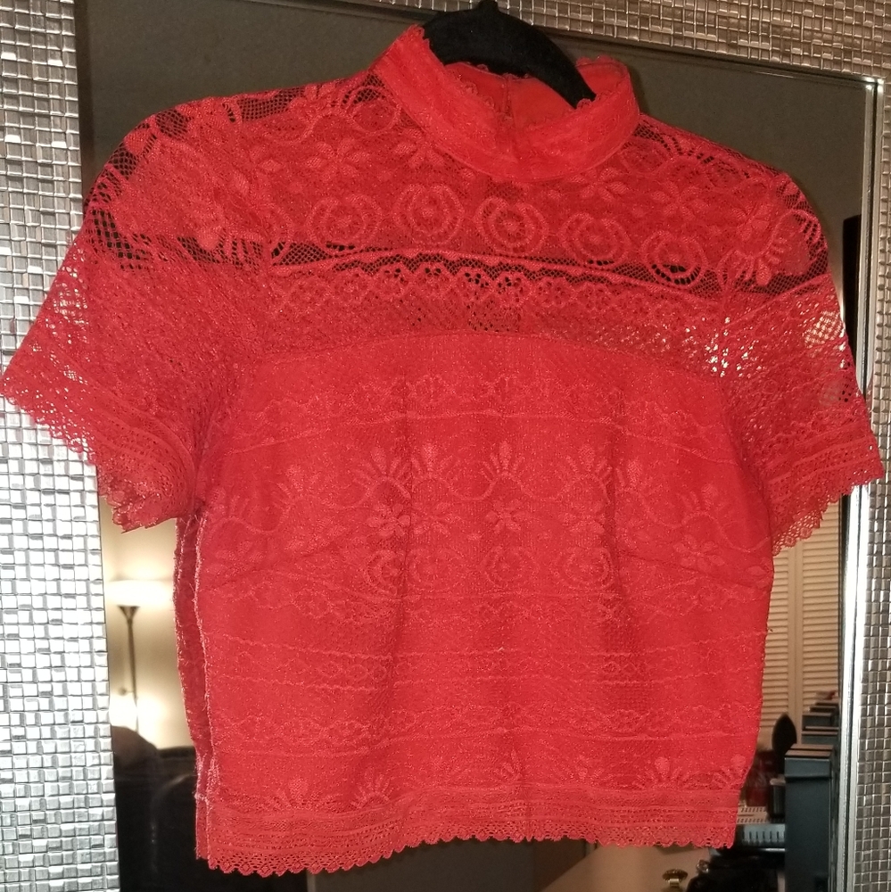 *Guess Lace Crop Top*